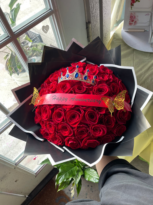 50 roses w large crown bouquet