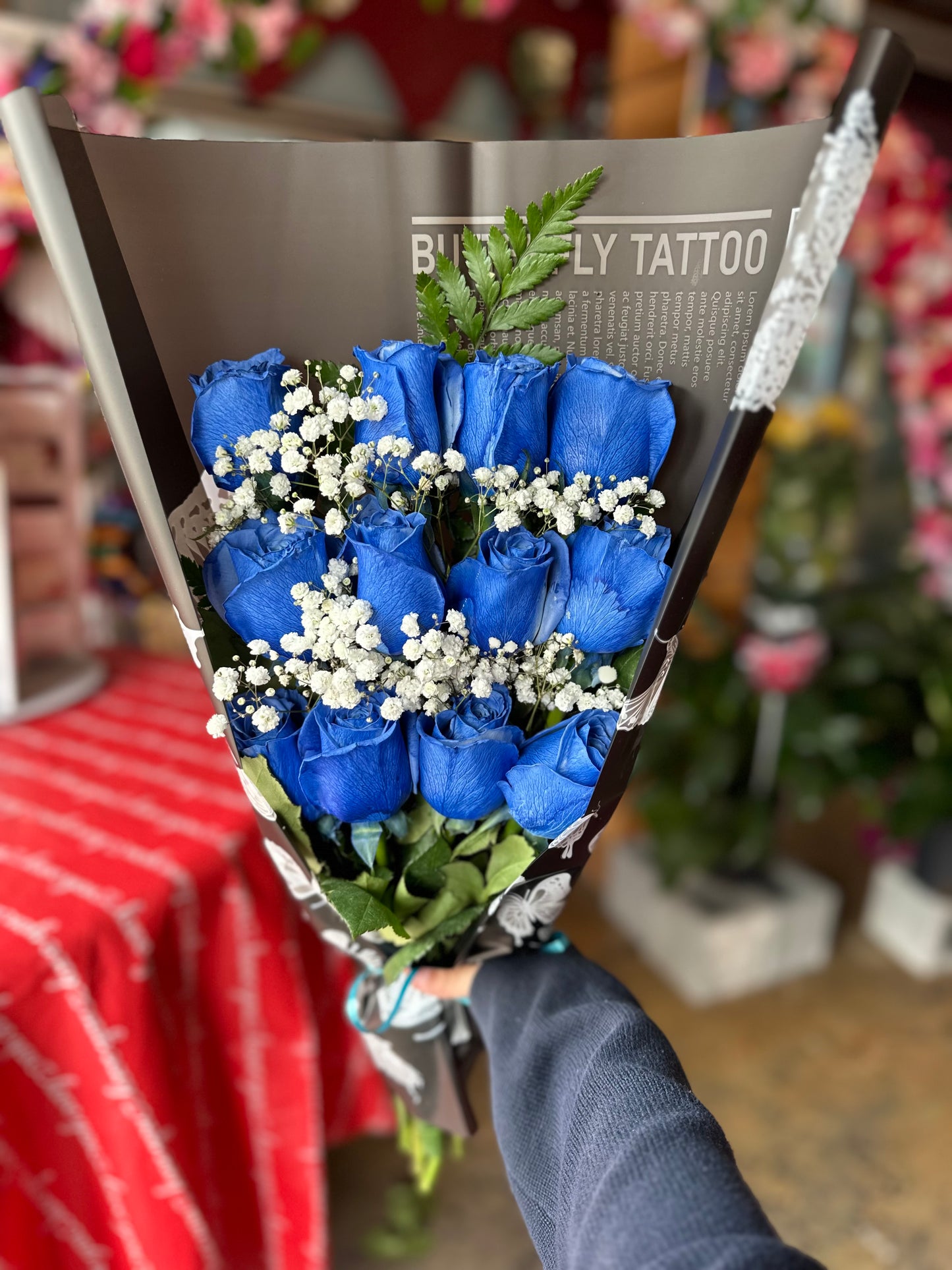 12 blue roses