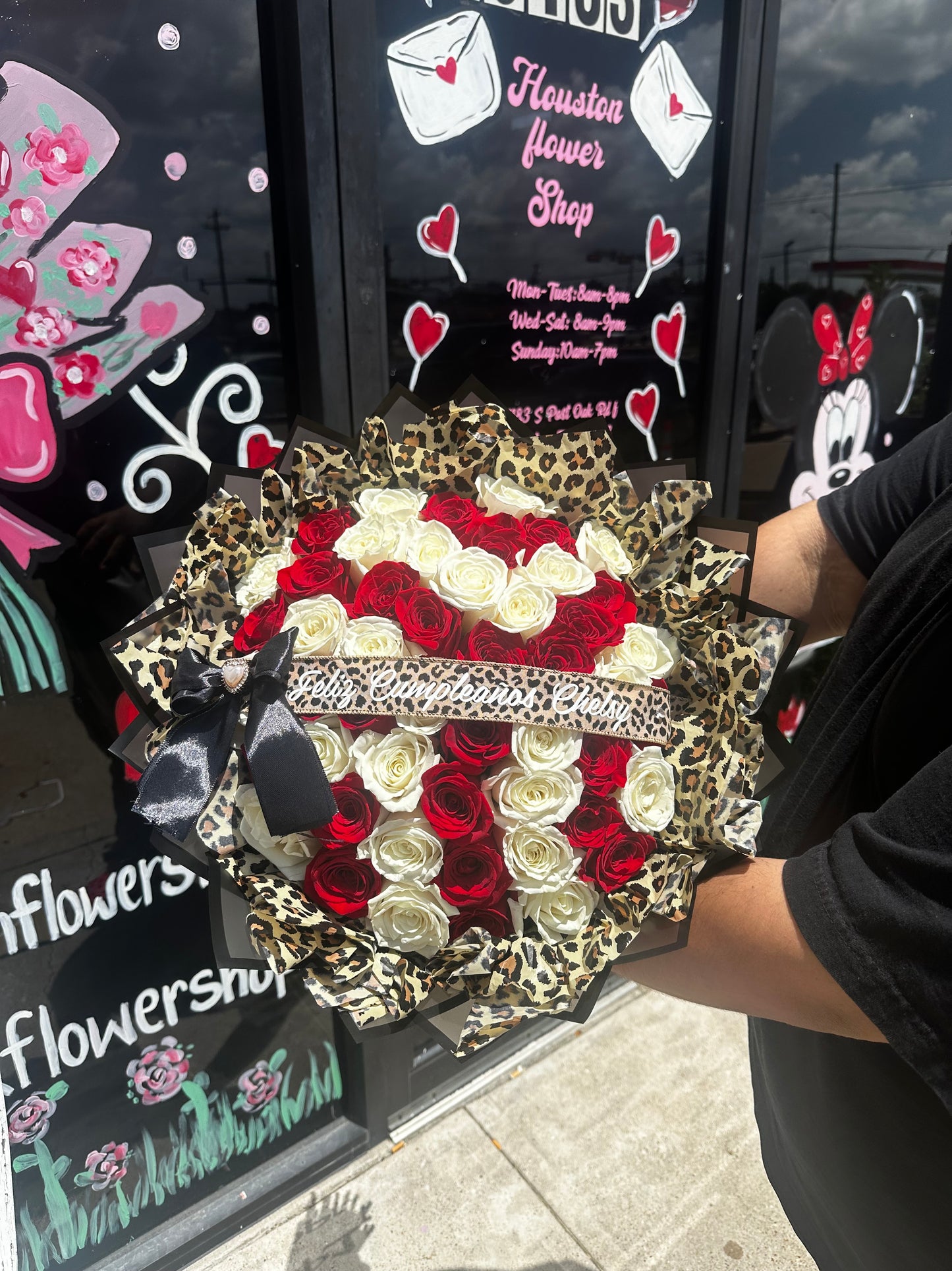 50 roses + cheetah tissue