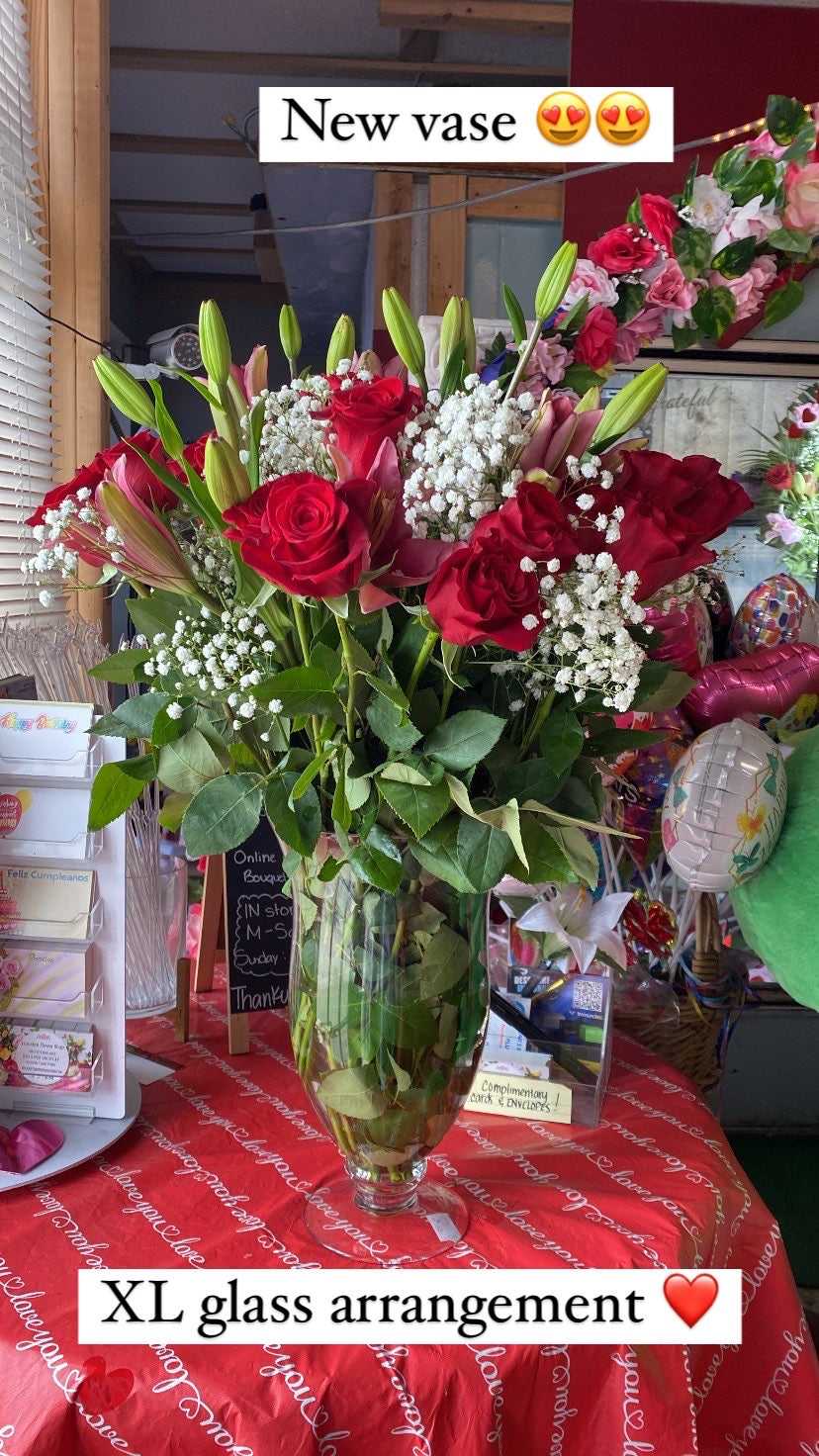 Luxury vase 25 roses – Houston Flower Shop