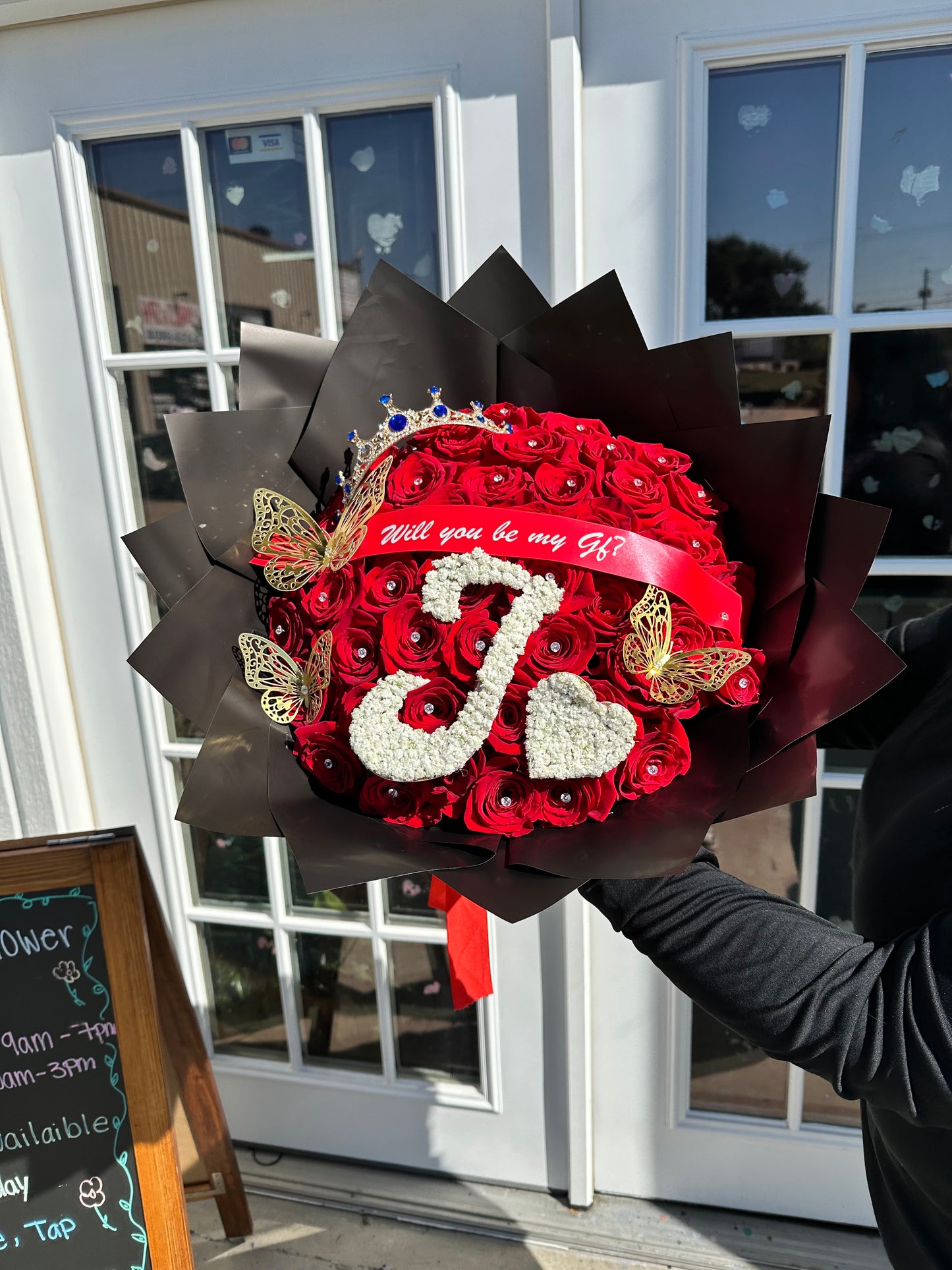 50 red roses + baby bre letter